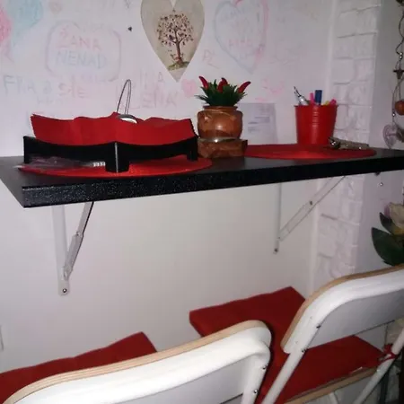 Gizella Apartament *
