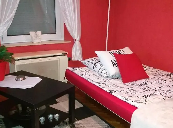 Gizella Apartament *